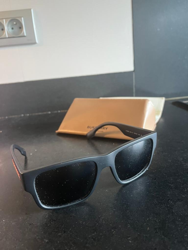Lunettes de soleil Burberry, Autres marques, Comme neuf, Lunettes de soleil, Noir