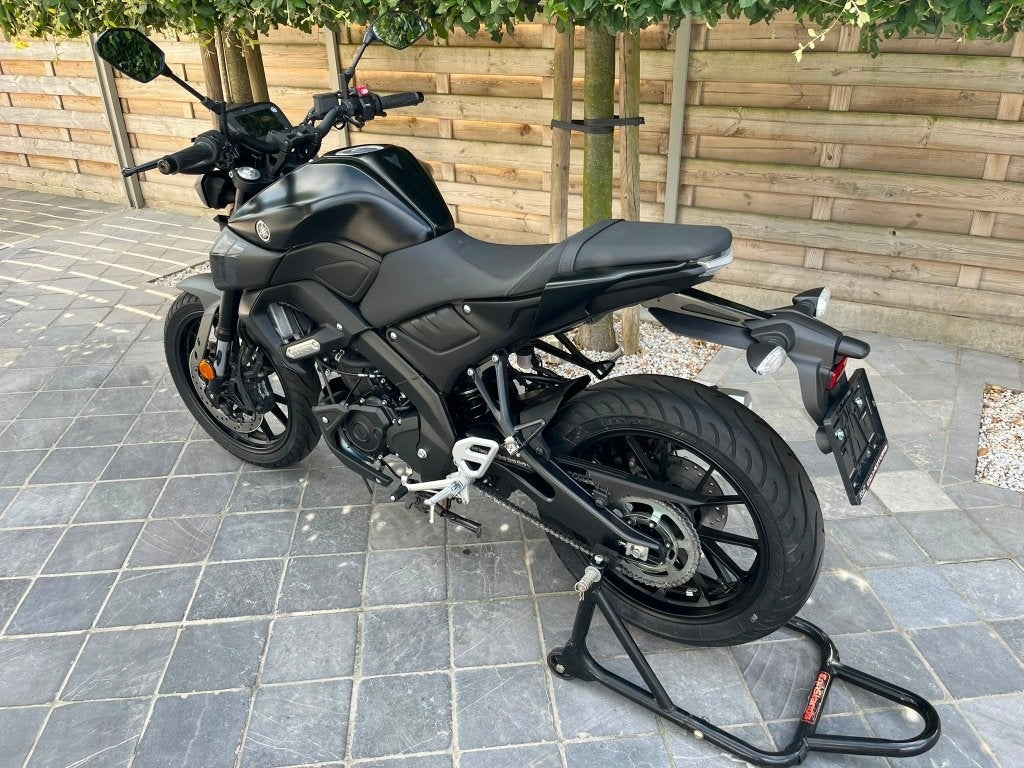 Yamaha MT-01 125cc 6/2025 **900km** Tech black**, Nieuw, Bedrijf, 11 kW of minder, Handgeschakeld