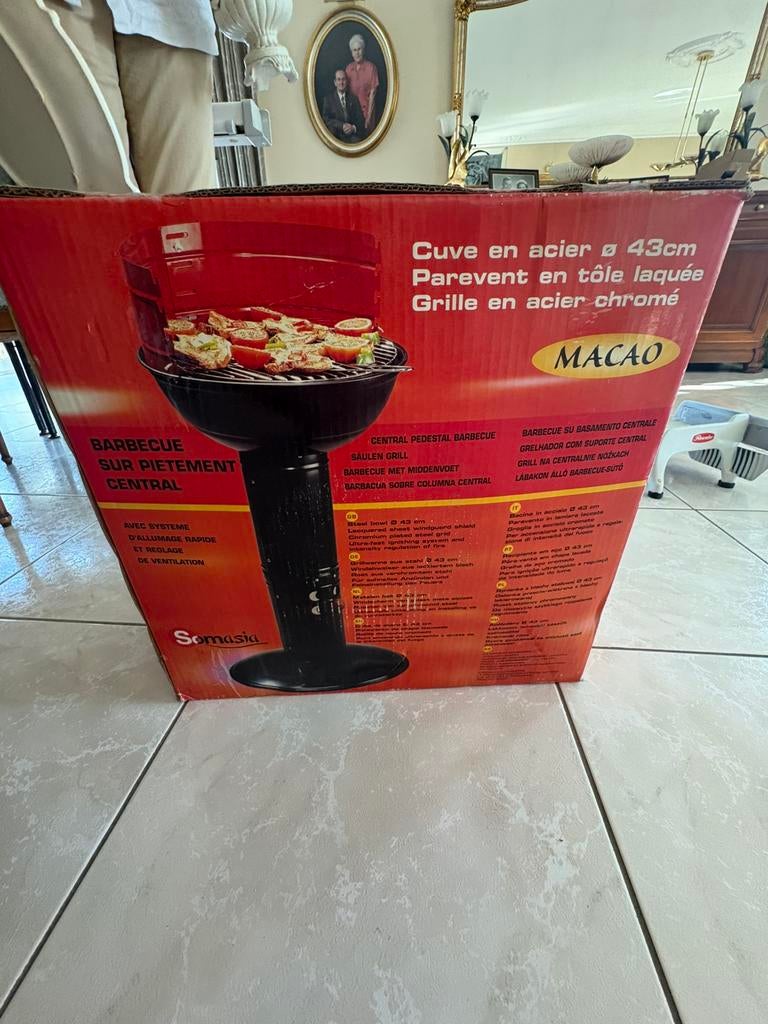 Nieuwe Macao barbecue – Ø43 cm op voet ongebruikt in doos, Ophalen, Nieuw