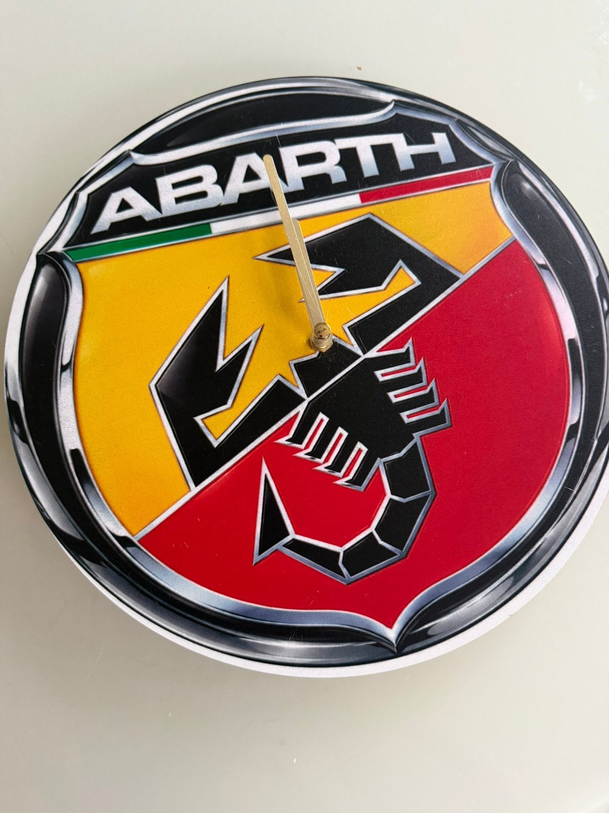 Grande horloge murale Abarth Fiat logo - Mancave Vintage, Enlèvement ou Envoi, Neuf, Ustensile