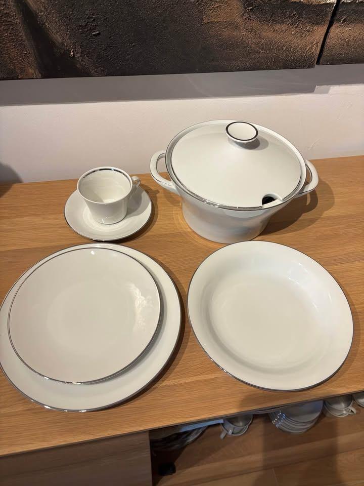 service de table vintage 12 personnes, Antiek en Kunst, Antiek | Servies compleet, Ophalen