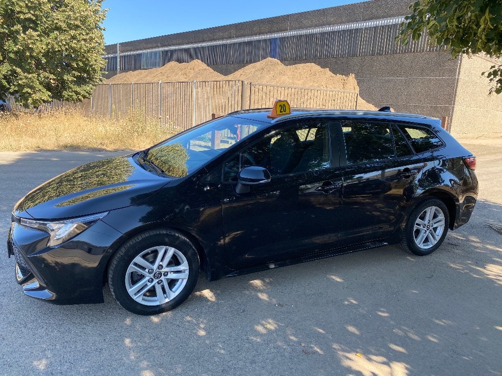 Toyota Corolla SW 1.2 Turbo Dynamic Plus, Voorwielaandrijving, Dealer onderhouden, Stof, 4 cilinders