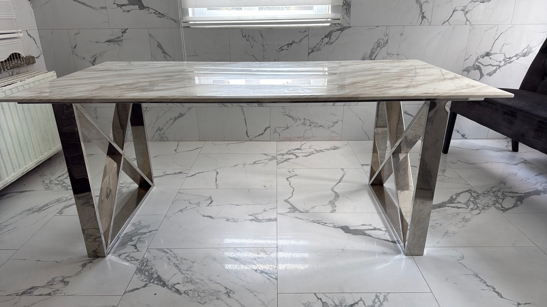 Moderne eettafel met marmerlook blad, Huis en Inrichting, Ophalen, Overige materialen, 50 tot 100 cm, Zo goed als nieuw