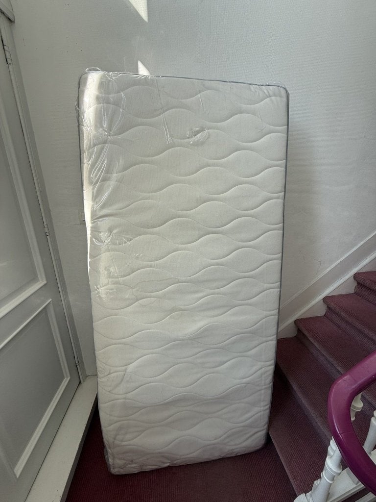 Matelas à ressorts IKEA VESTMARKA 90x200 - très bon état, 90 cm, Matelas, Une personne, Enlèvement