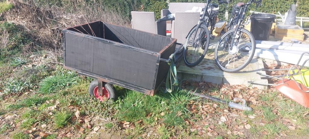 Kar voor zitmaaier of tuintractor., Ophalen