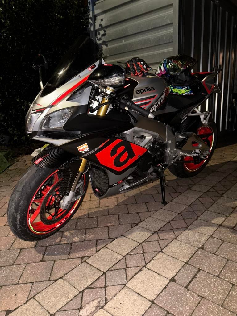 Aprilia rsv4 rr, Motos, Motos | Aprilia, Permis Moto A, Plus de 35 kW, Contrôle de traction, Super Sport