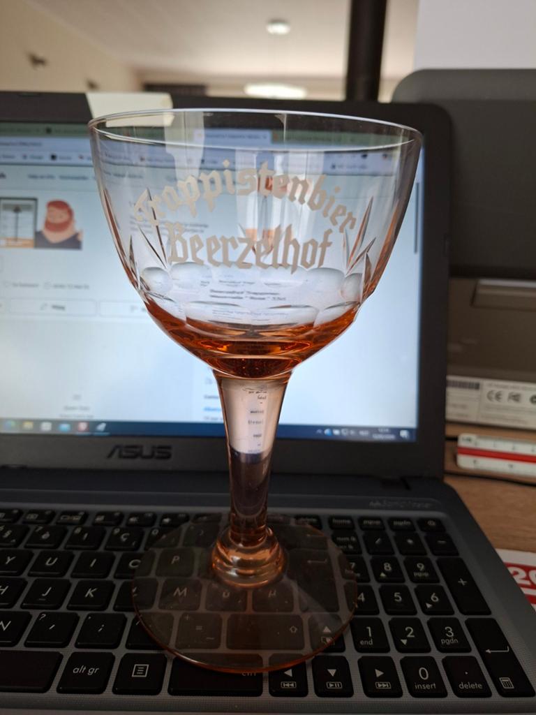 Beerzelhof Trappists Westmalle « Rose » 33cl, Collections, Marques de bière, Enlèvement ou Envoi, Comme neuf, Verre ou Verres