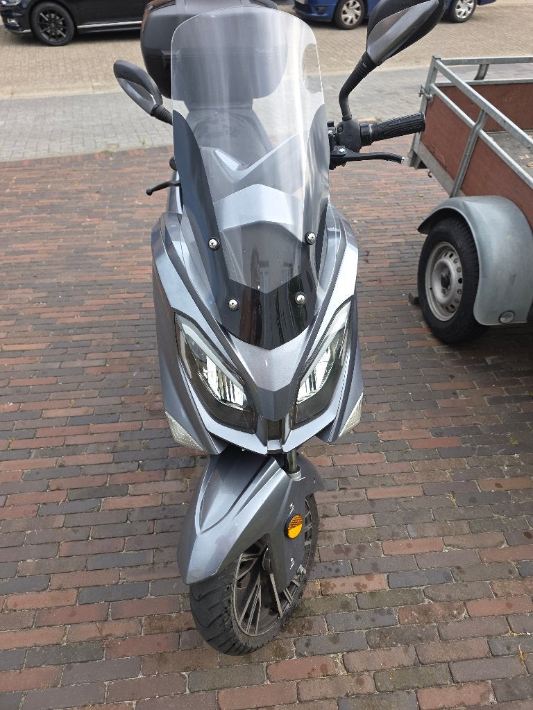 Ydra seven, Motoren, Ophalen, 11 kW of minder