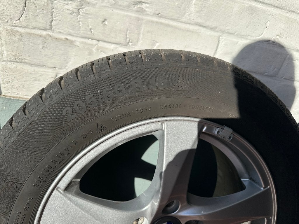 Volvo winterbanden 16 inch, Pneus hiver, 16 pouces, Véhicule de tourisme, 205 mm