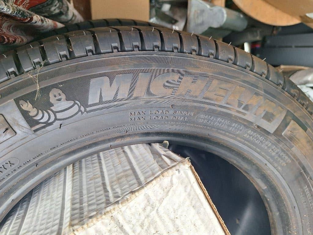 Michelin Agilis zomerbanden, Ophalen, 17 inch, 235 mm, Band(en)