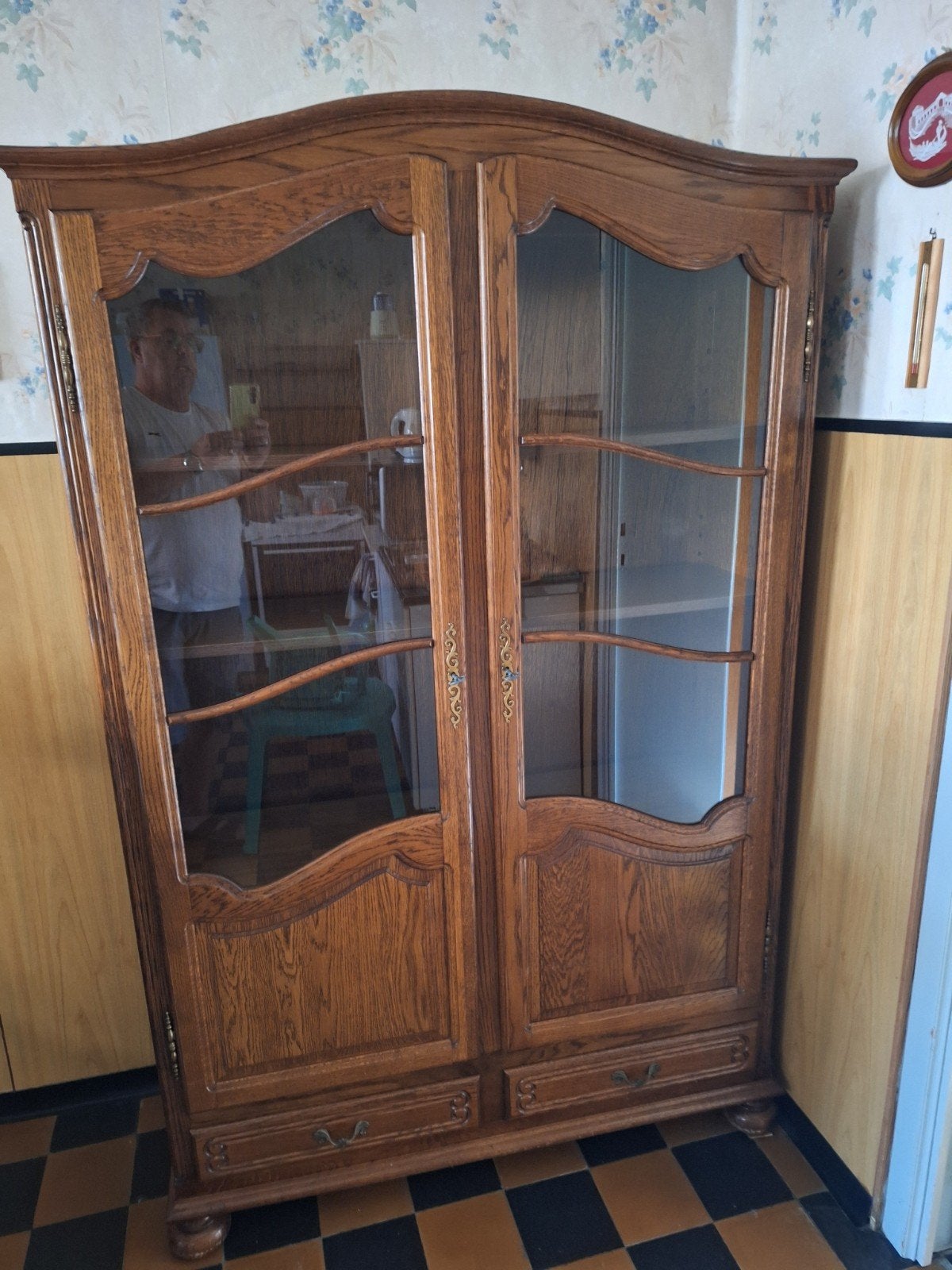 Vitrine avec 2 tiroirs, Enlèvement