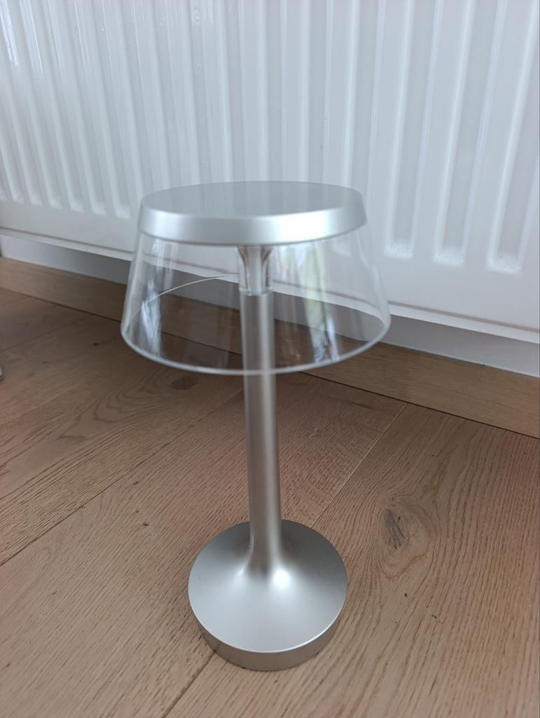 Nieuwe designlamp van Flos „Bon jour Unplugged” Phillip Star