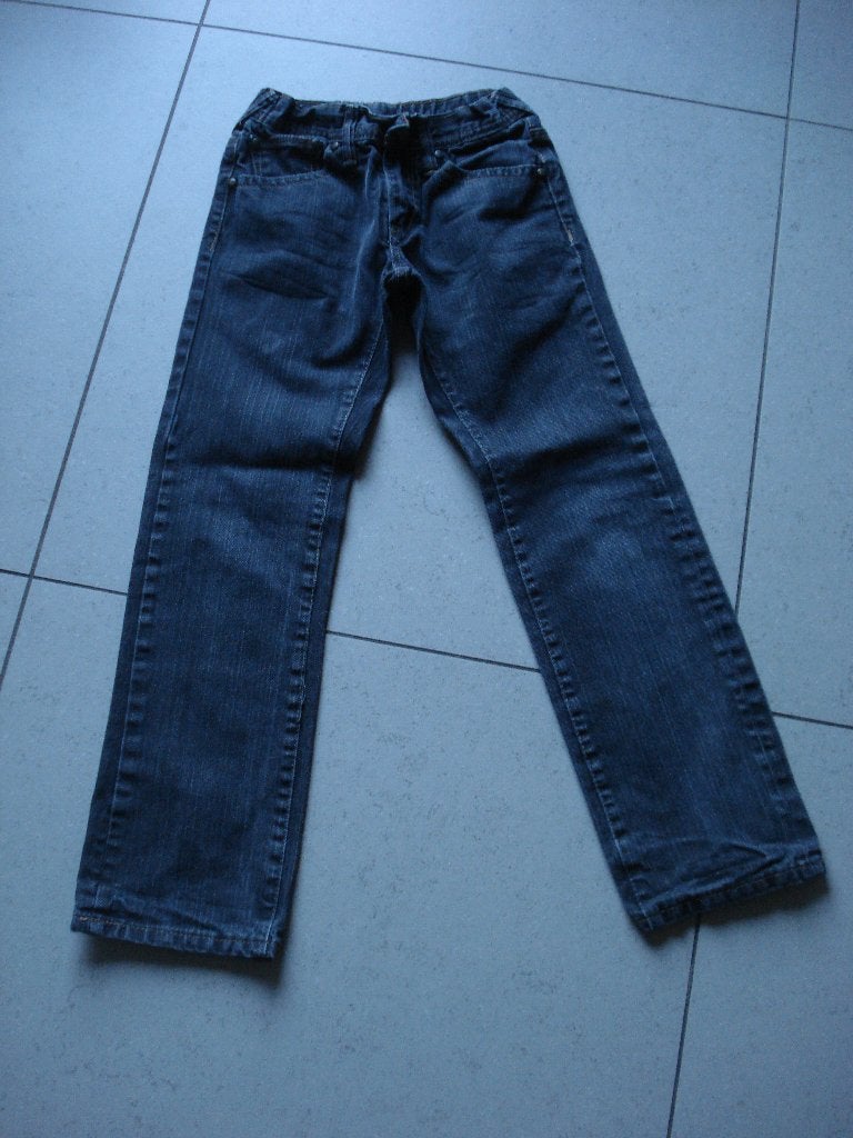 Petrol zwart/grijze jeansbroek, jongens. mt 140, Kinderen en Baby's, Ophalen of Verzenden, Gebruikt, Jongen, Broek