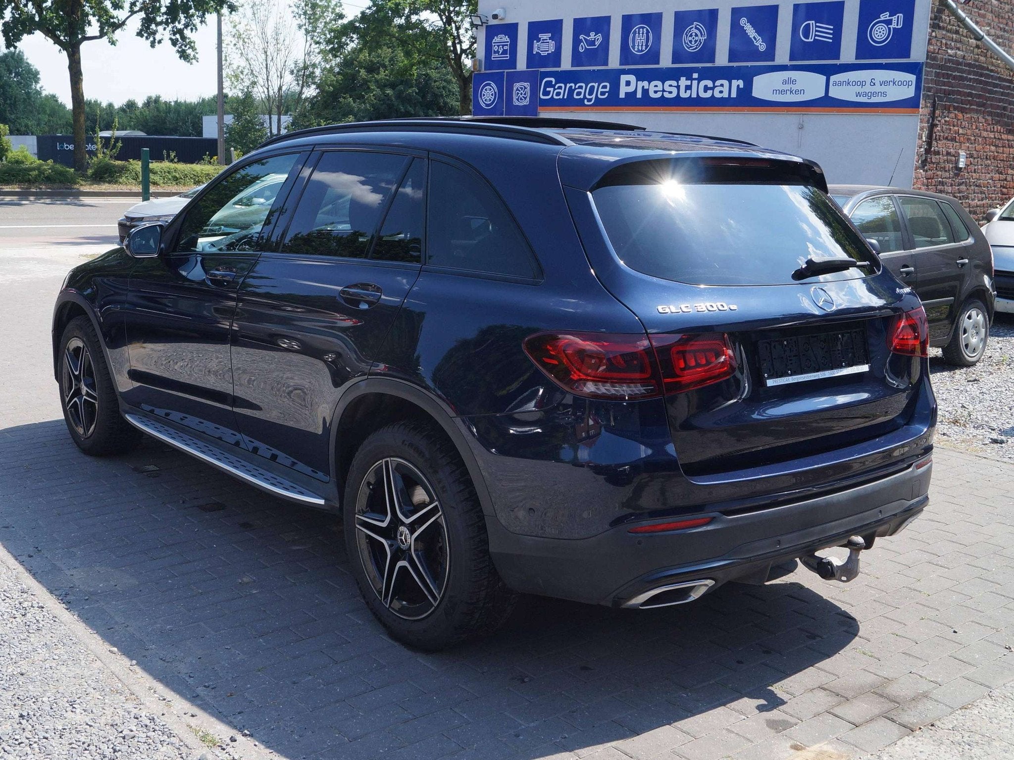 Mercedes-Benz GLC 300 GLC 300 e 4-Matic PHEV Business Soluti, Auto's, Automaat, Gebruikt, 4 cilinders, Blauw