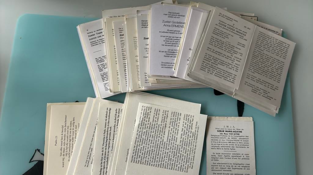 300 bidprentjes zuster, Verzenden, Bidprentje