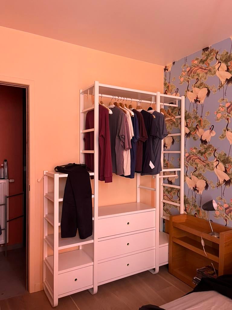 Open kleerkast, Ophalen, Zo goed als nieuw