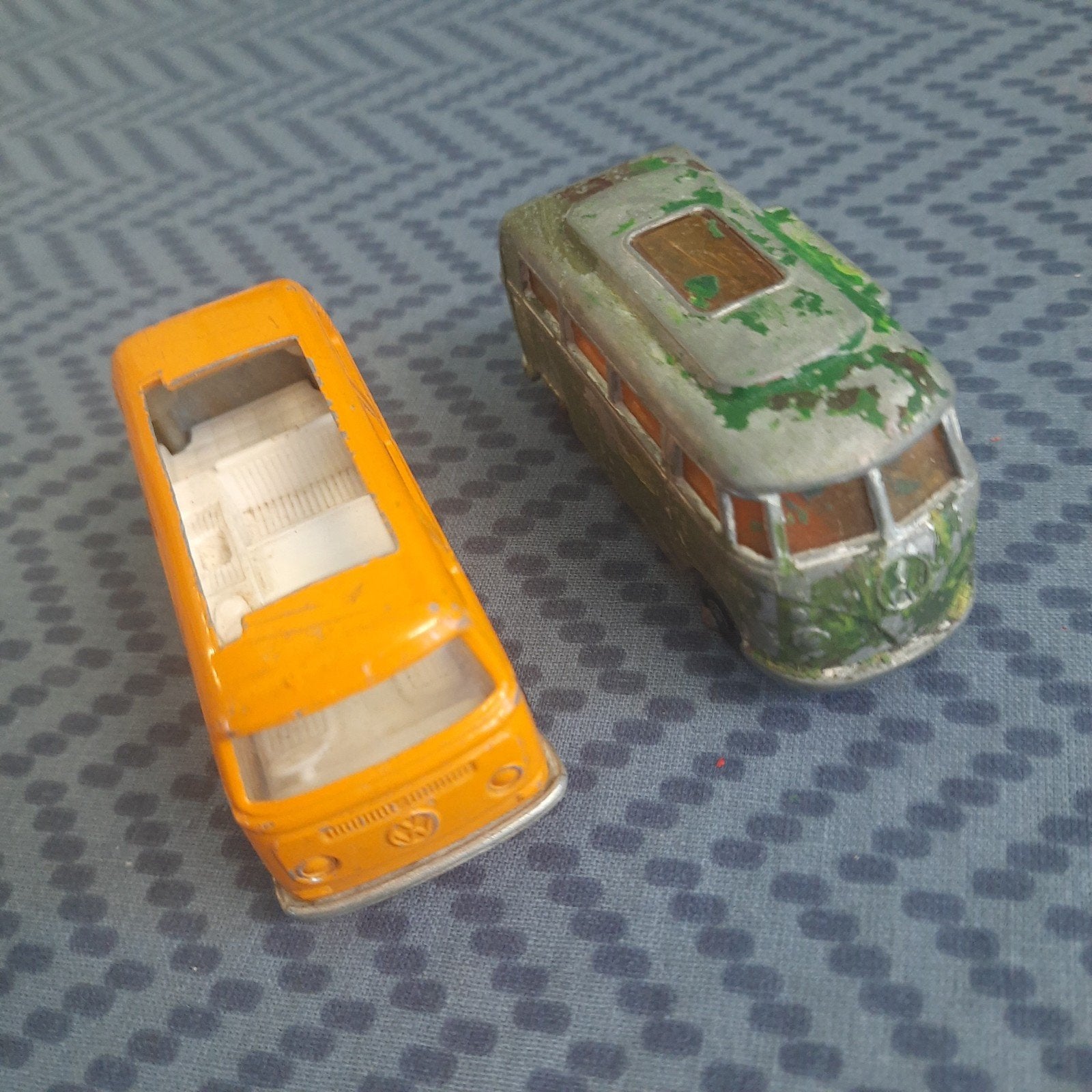 2 x MATCHBOX VINTAGE UK *VW CAMPER* OP TE KNAPPEN, Hobby en Vrije tijd, Ophalen, Gebruikt, Bus of Vrachtwagen, Matchbox