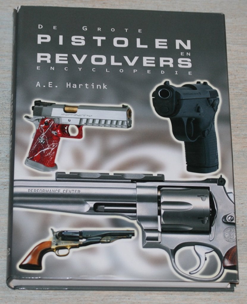 Pistolen en Revolvers encyclopedie 2002, Enlèvement ou Envoi, Utilisé