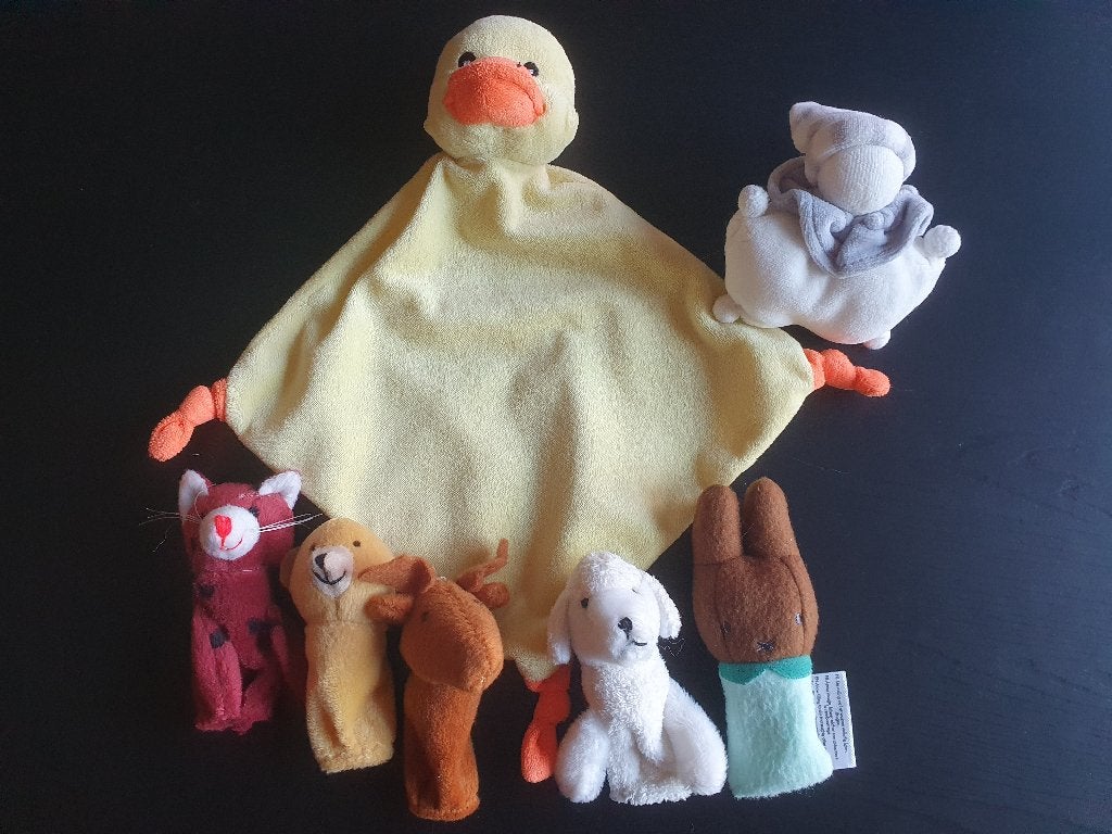Knuffeldoekje, polsbandje en 5 vingerpopjes, Kinderen en Baby's, Speelgoed | Babyspeelgoed, Ophalen of Verzenden, Gebruikt