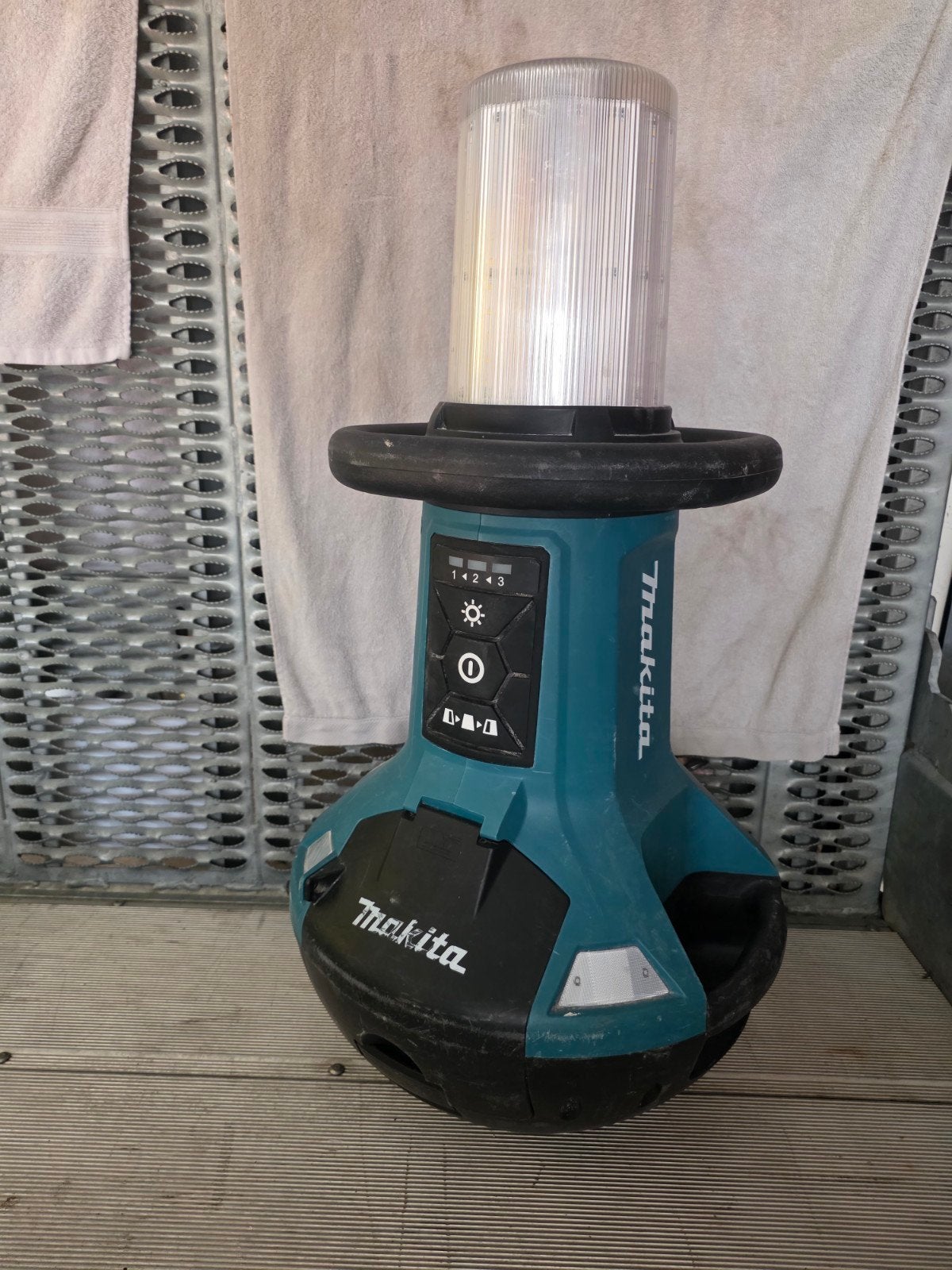 Makita Dml810, Enlèvement