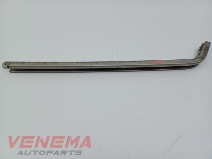 Rail porte coulissante droite d'un Volkswagen Caddy, Volkswagen, -, 3 mois de garantie, Utilisé