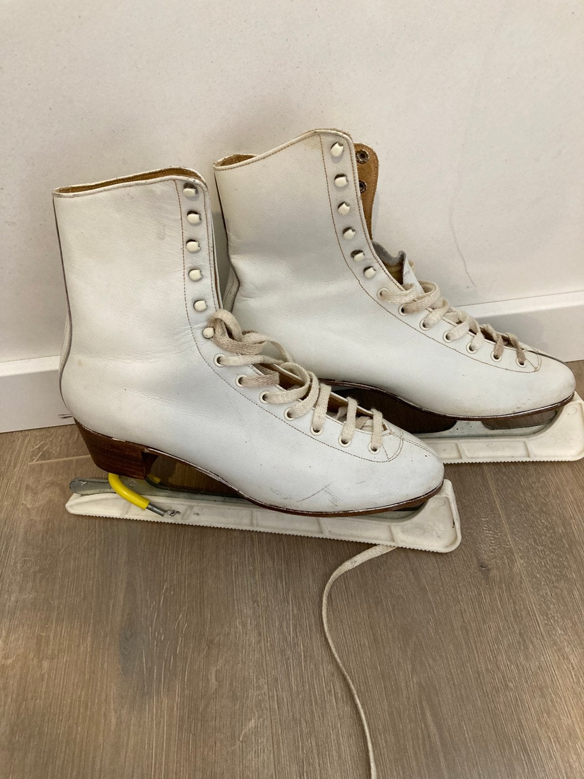 Lederen schaatsen jaren 80, Sport en Fitness, Schaatsen, Ophalen, Zo goed als nieuw