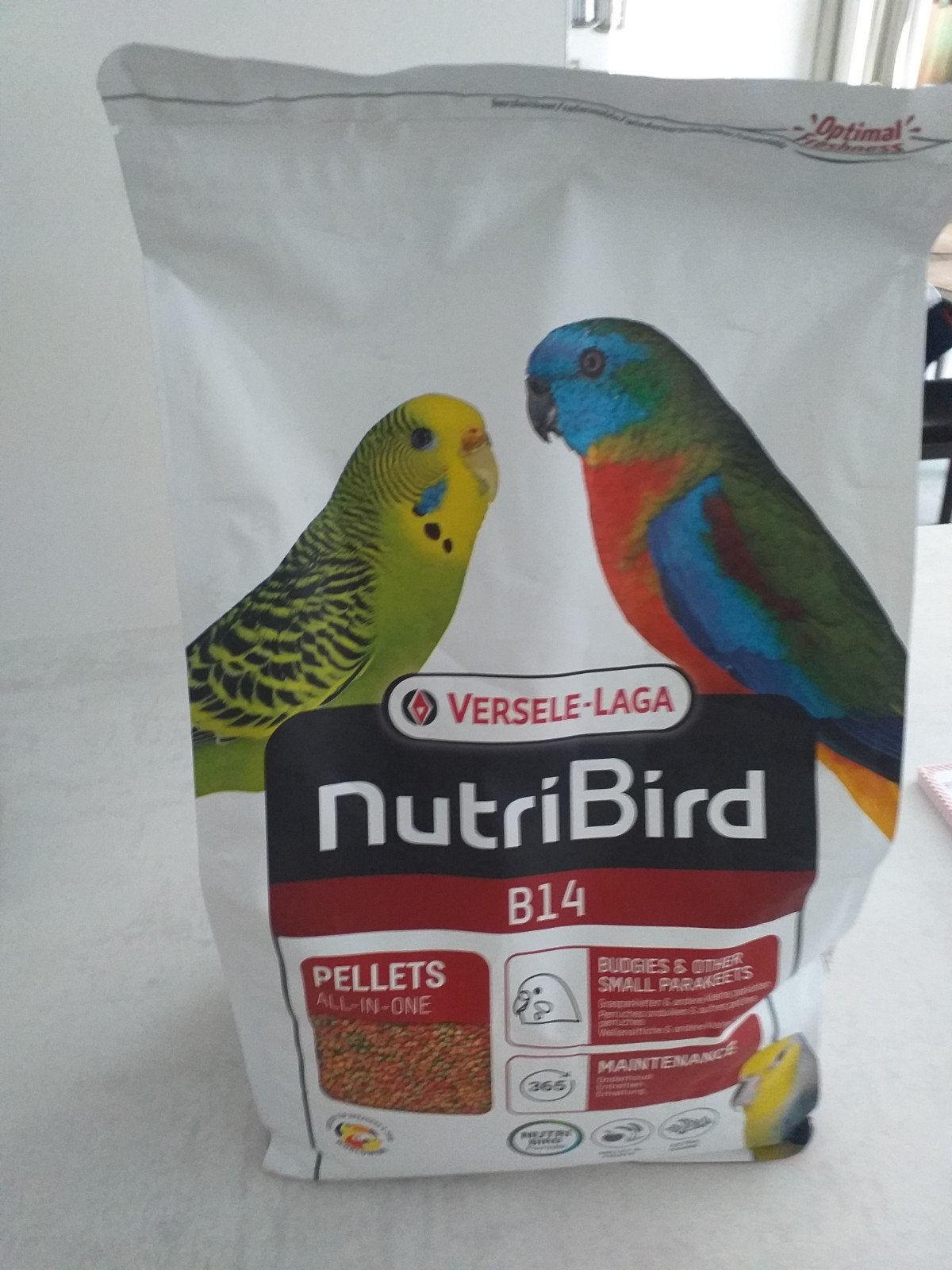 nutribird b14 nog niet open gedaan en ideaal voor parkieten, Dieren en Toebehoren, Ophalen