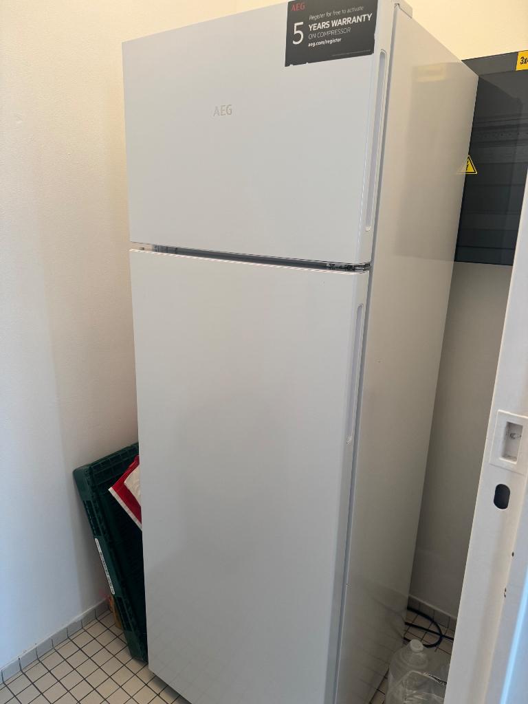 Frigo congélateur, Electroménager, Comme neuf, 45 à 60 cm, 100 à 150 litres, Avec congélateur séparé
