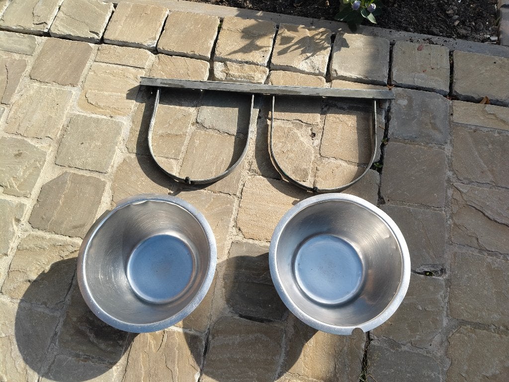 mangeoire pour chien ou bol d'eau, Enlèvement