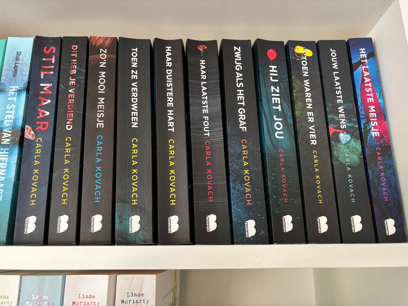 De eerste 11 boeken van Carla Kovach - Gina Harte reeks, Livres, Thrillers, Enlèvement, Comme neuf