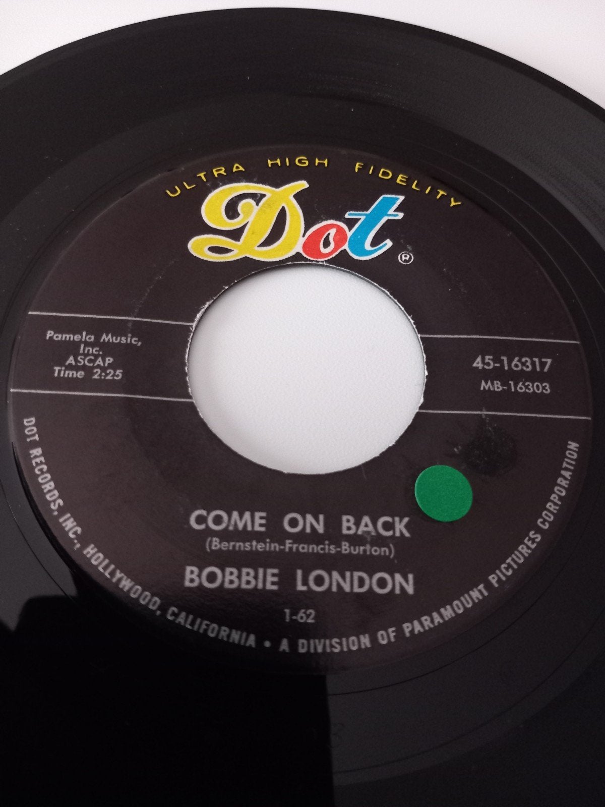 BOBBIE LONDON. COME ON BACK. POPCORN US 45T, Ophalen of Verzenden