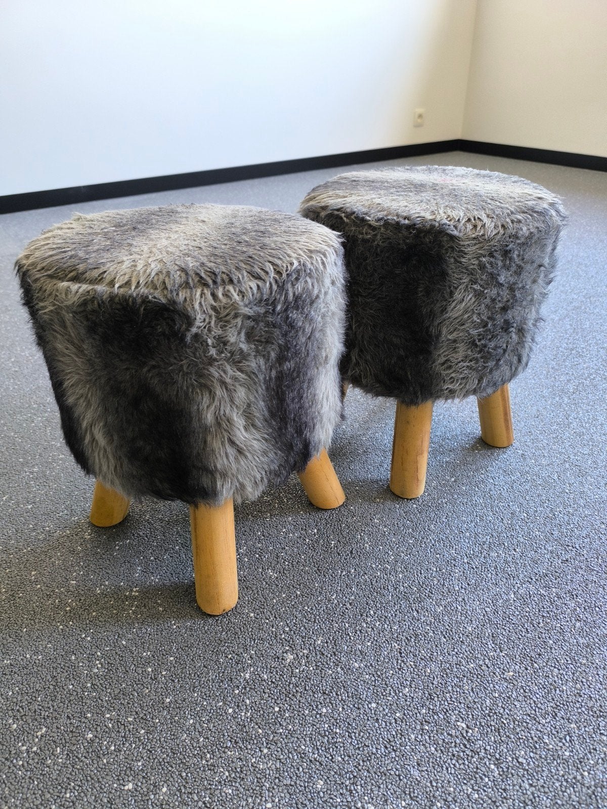 2 poefjes/krukjes, Enlèvement