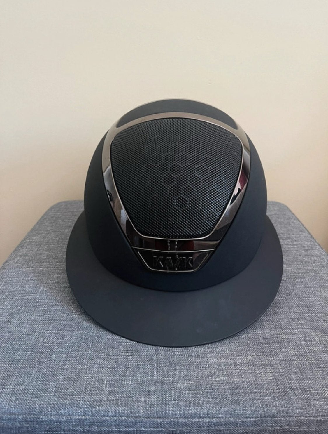 Kask helm, Dieren en Toebehoren, Ophalen, Zo goed als nieuw