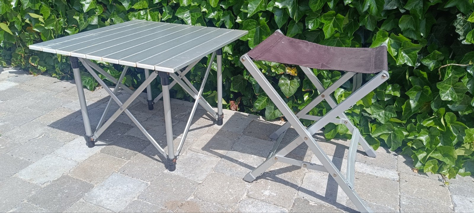Table d'appoint et table de réfrigérateur, Caravanes & Camping, Meubles de camping, Enlèvement