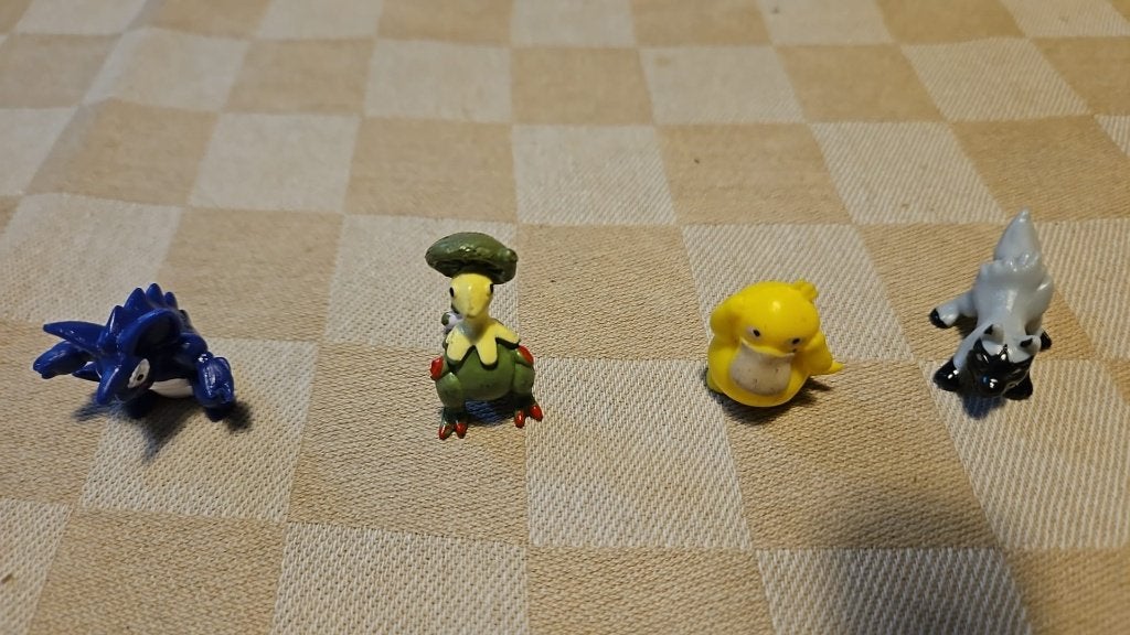 pokemon poppetjes  Psyduck Breloom Poochyena, Verzamelen, Ophalen of Verzenden
