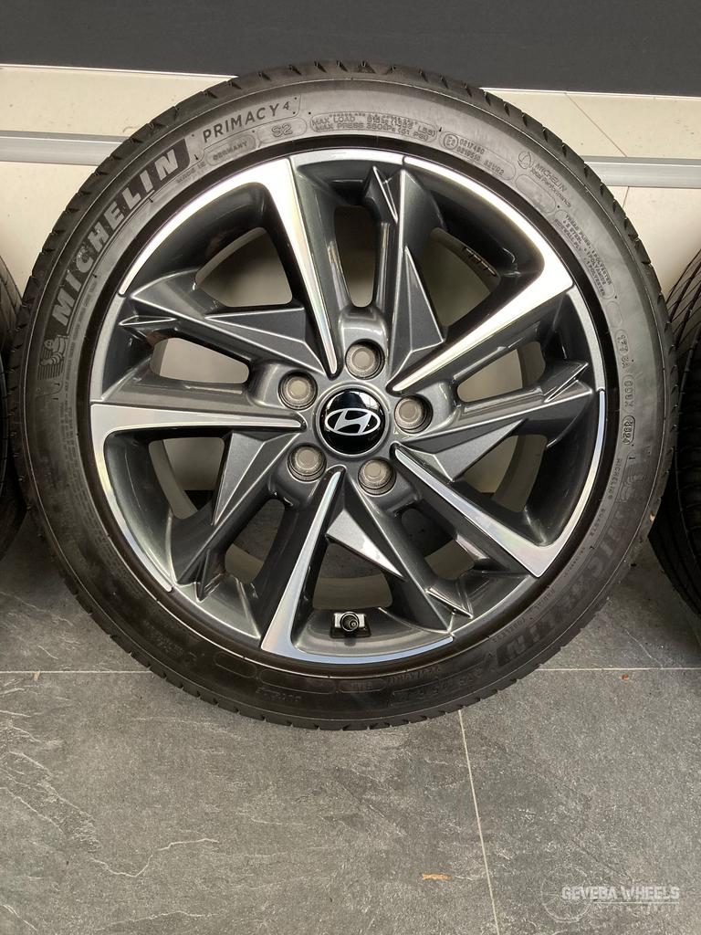 17” originele Hyundai i30 velgen + banden 5x114.3 225/45/17, Pneus et Jantes, Véhicule de tourisme, Pneus été, -