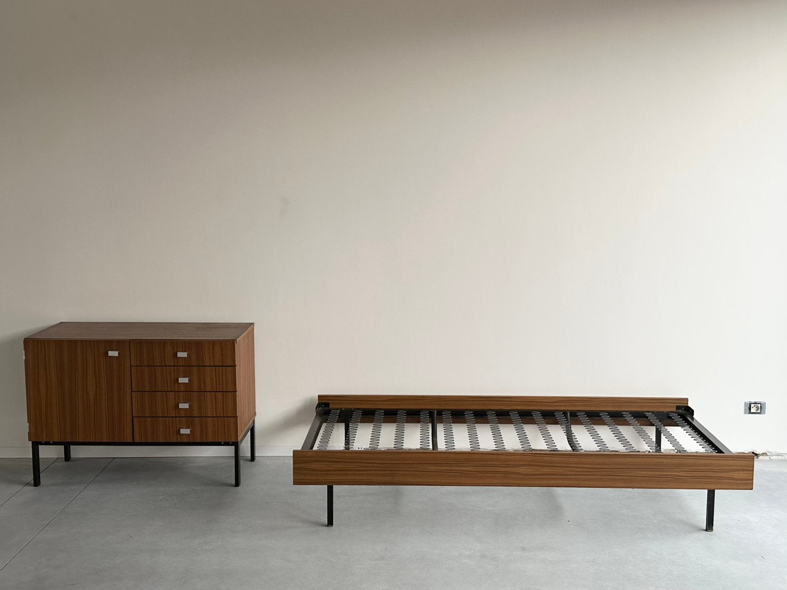 Mid-century slaapkamer by Pierre Guariche voor Meurop 1970s, Maison & Meubles, Enlèvement, Comme neuf, Queen size