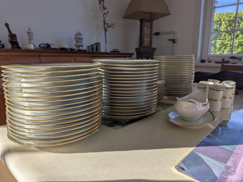 Rare service de table Limoges Georges Boyer – 85 pièces, Enlèvement