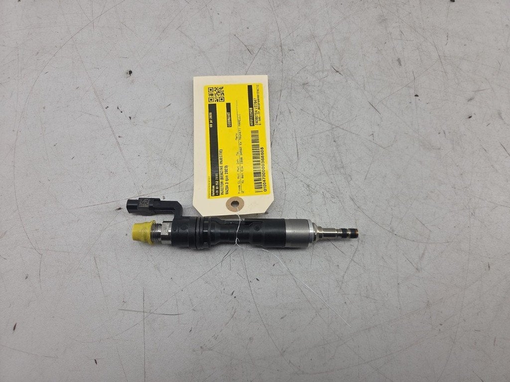 INJECTEUR Mazda 3 Sport (BP) (01-2018/-) (|HF0113250B|), Hitdorfer Straße 73
51371  Leverkusen, DE, Mazda, Utilisé, Info@mazda.de