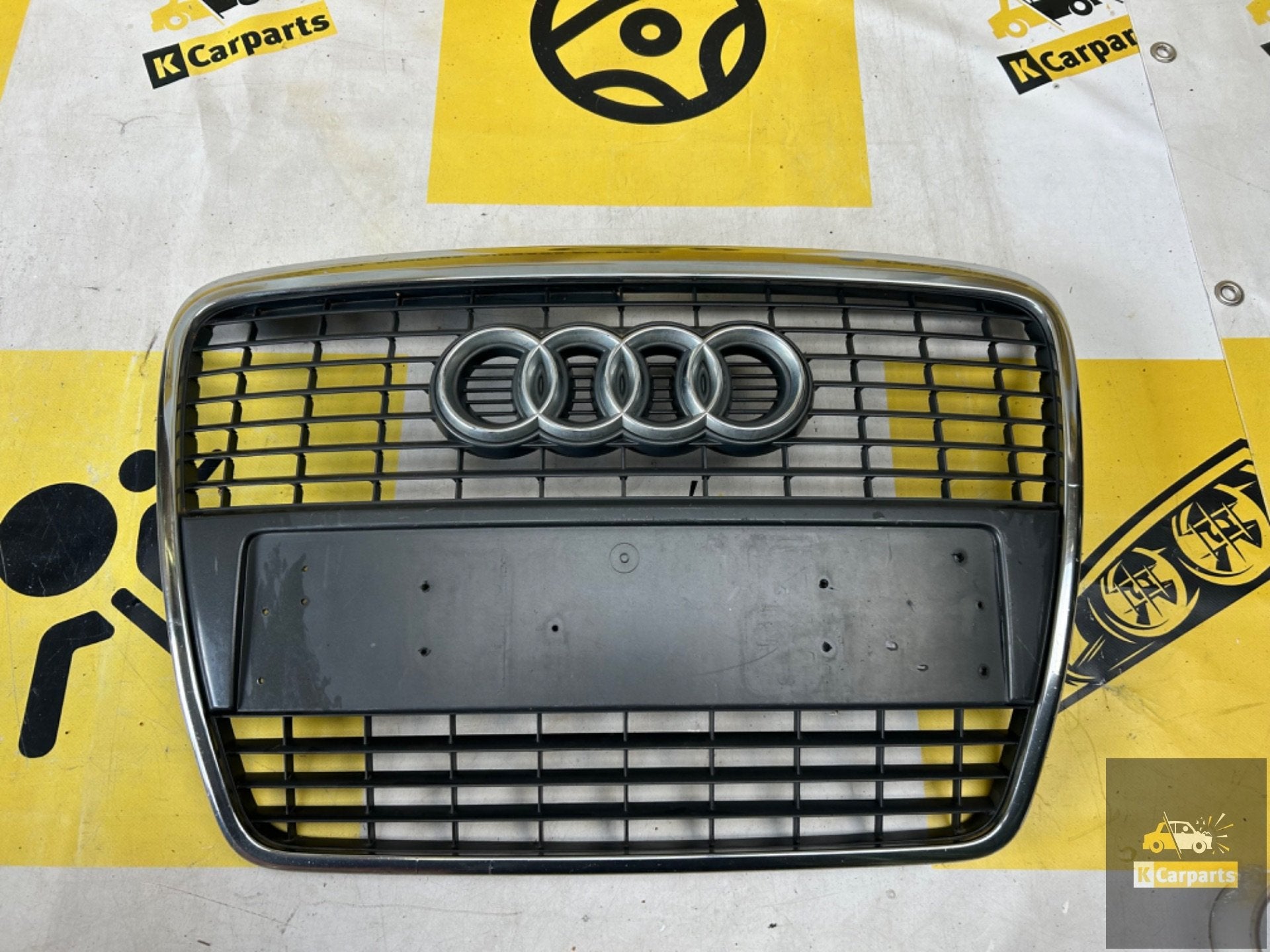 Audi A6 2004 -2009 calandre chrom e en bon tat 4f0853651S, Info@fabrikant.eu, Fabrikant BV, Pare-chocs, Fabrikantstraat 1
1000 AA  Amsterdam, NL