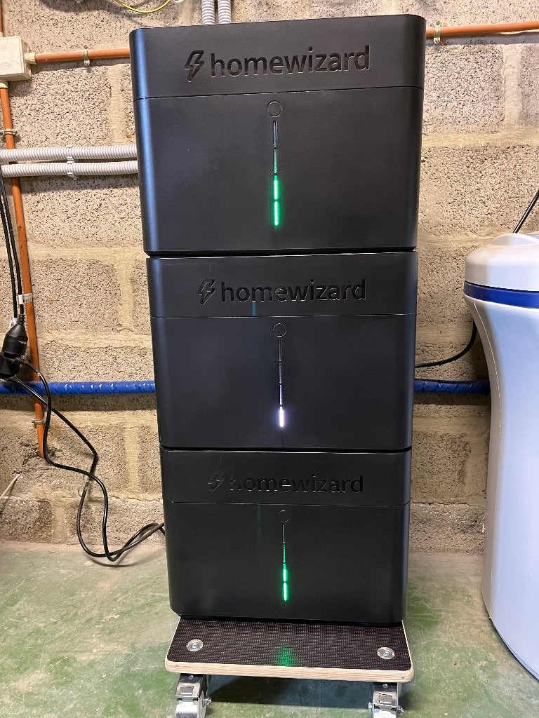 HomeWizard Plug-In batterij 2.7Kw Zonopslag, Ophalen, Zo goed als nieuw, Compleet systeem, 200 wattpiek of meer