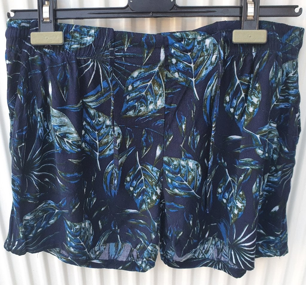 Leuke short met blaadjesmotief maat M, Enlèvement ou Envoi, Comme neuf, Taille 38/40 (M), Bleu