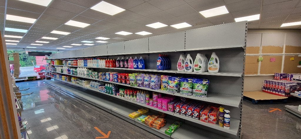 Étagères de magasin, Enlèvement