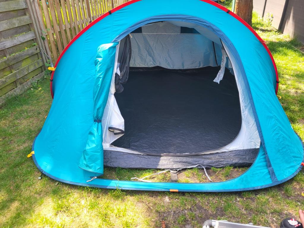 2 second tent 3 personen decathlon met gebruiksporen.