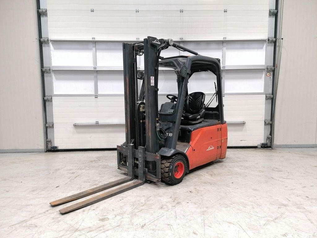 Linde E18L-01, Articles professionnels, Machines & Construction | Chariots élévateurs & Transport interne, 1000 à 2000 kg, Électrique