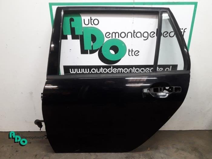 Portier 4Deurs links-achter van een Mitsubishi Lancer (Lance, Gebruikt, -, Deur, -