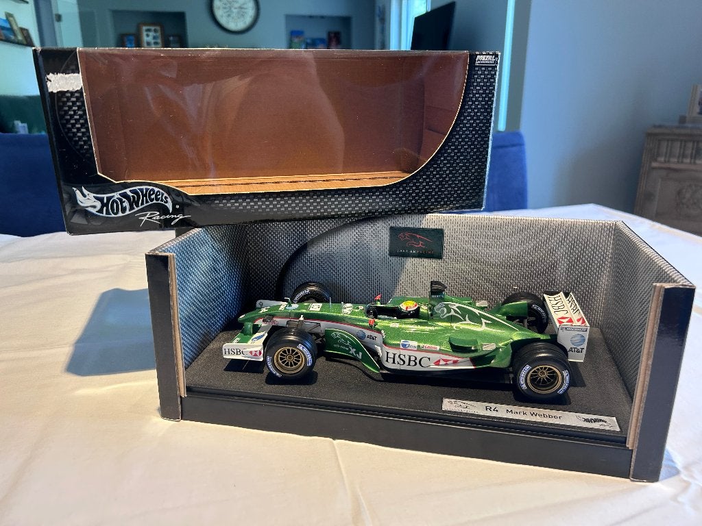 Hot Wheels 1/18 Jaguar R4 Mark Webber, Hobby & Loisirs créatifs, Enlèvement ou Envoi, Comme neuf, Voiture, MiniChamps