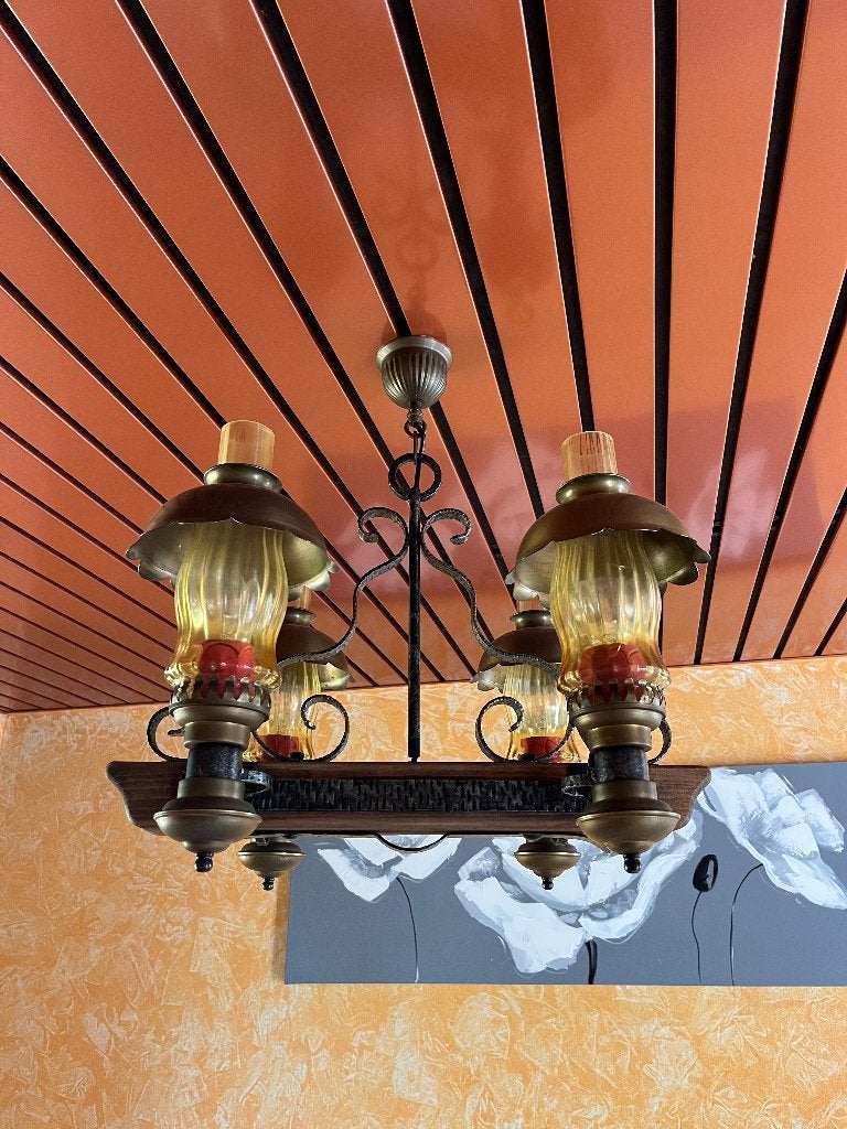 Lustre vintage 4 lumières (style lampes à pétrole), Enlèvement, Comme neuf, Bois