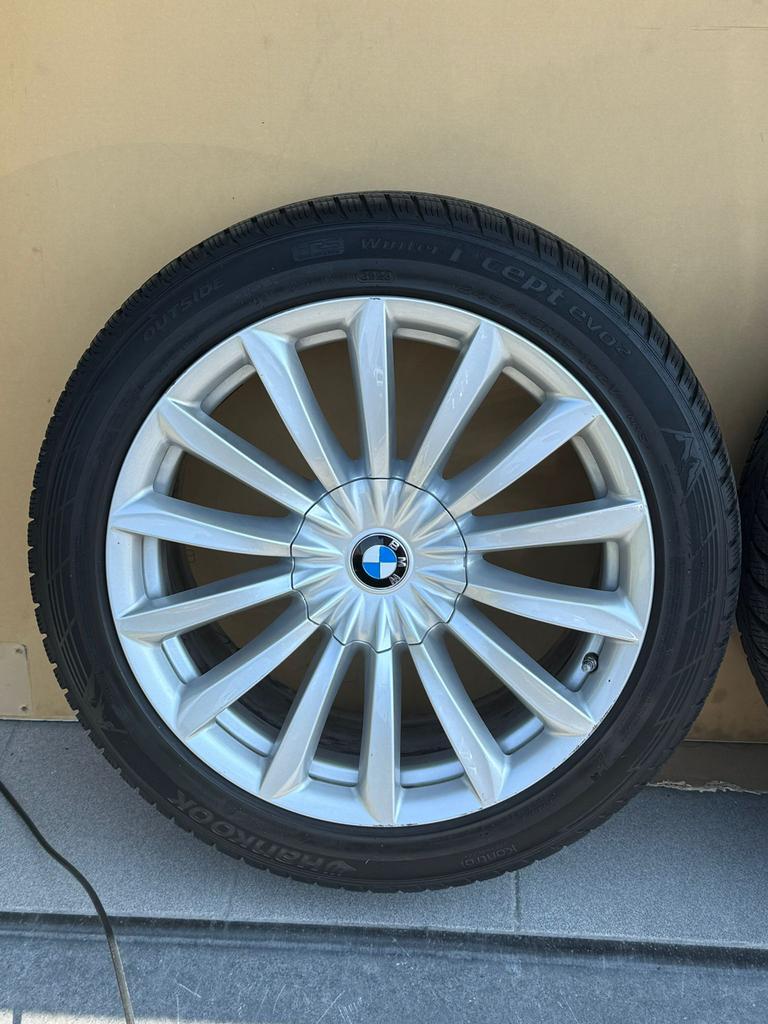 Originele BMW velgen en banden, Auto diversen, Velgenbomen, Ophalen, Zo goed als nieuw