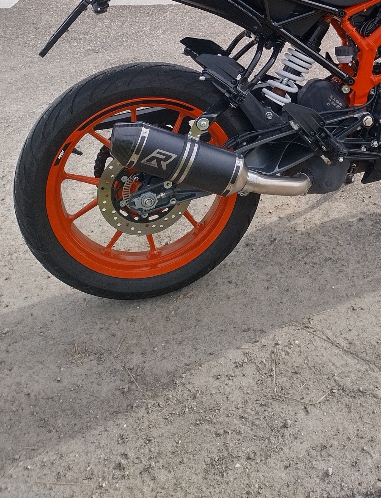 Sportdemper KTM 390, Motoren, Ophalen